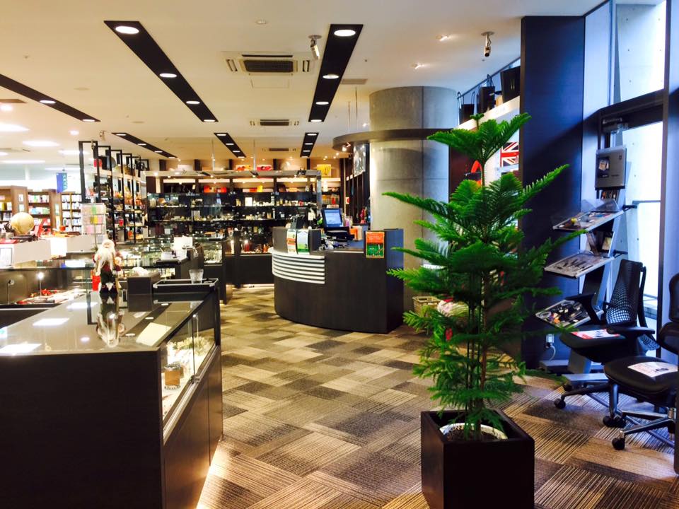 梅田茶屋町店のグリーン