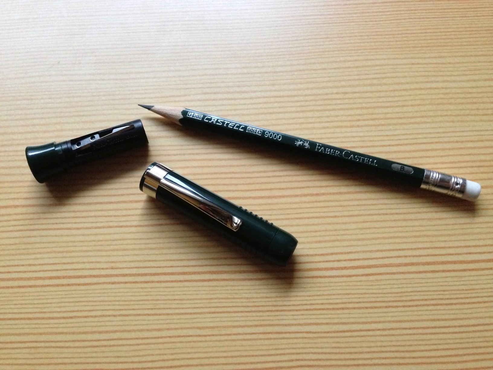 小日向京のひねもす文房具｜第十二回「ファーバーカステル パーフェクトペンシル」