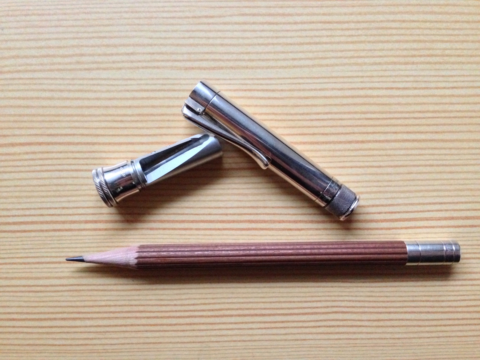 小日向京のひねもす文房具｜第十二回「ファーバーカステル パーフェクトペンシル」