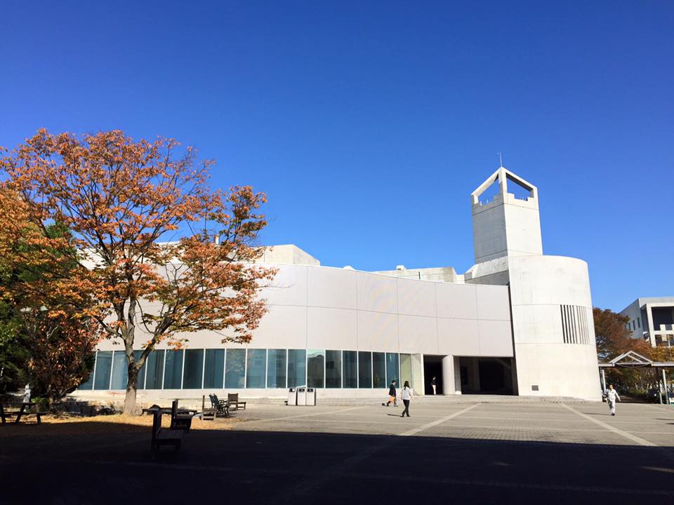 神戸流通科学大学にて