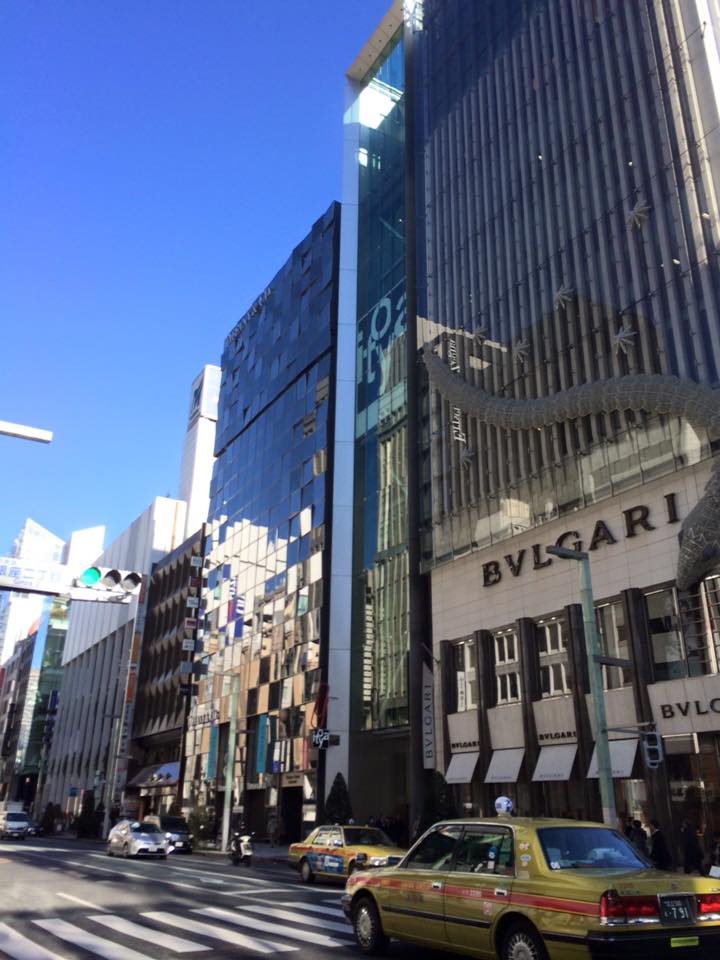 晴天の東京銀座にて