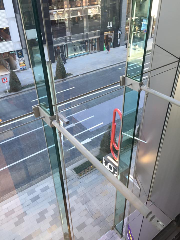 快晴の東京銀座にて