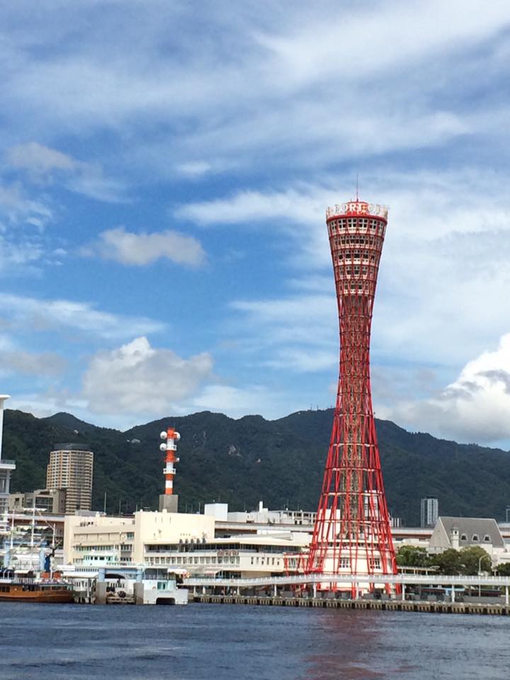 神戸愛のゼムクリップ デビュー