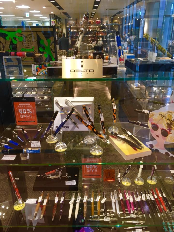 週末の梅田茶屋町店にて🇮🇹万年筆