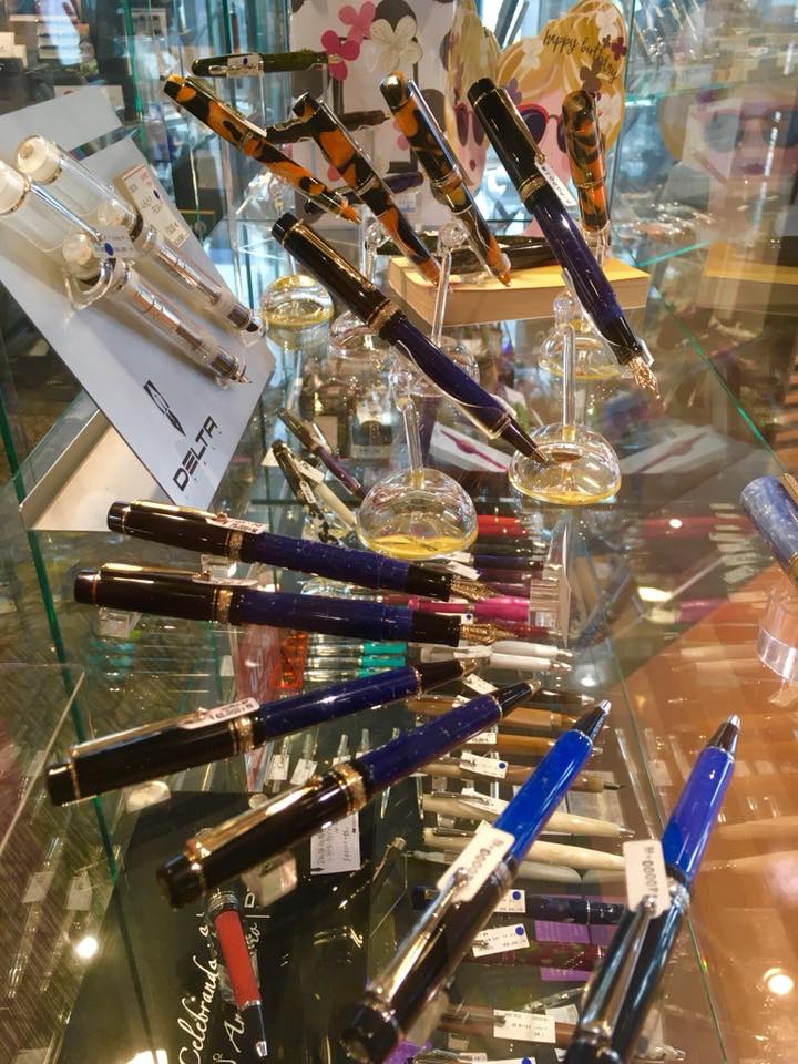 週末の梅田茶屋町店にて🇮🇹万年筆
