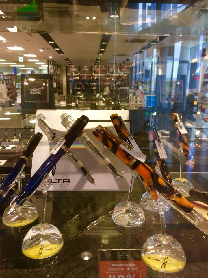 週末の梅田茶屋町店にて🇮🇹万年筆