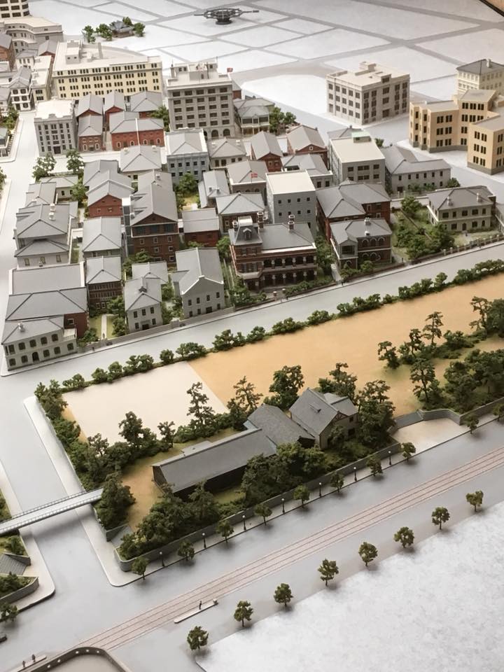 旧居留地の神戸市立博物館にて