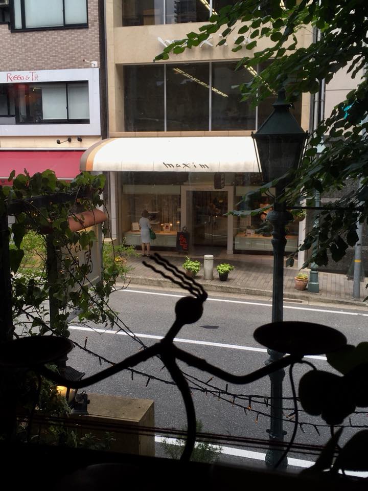 神戸トアロードの休憩時間