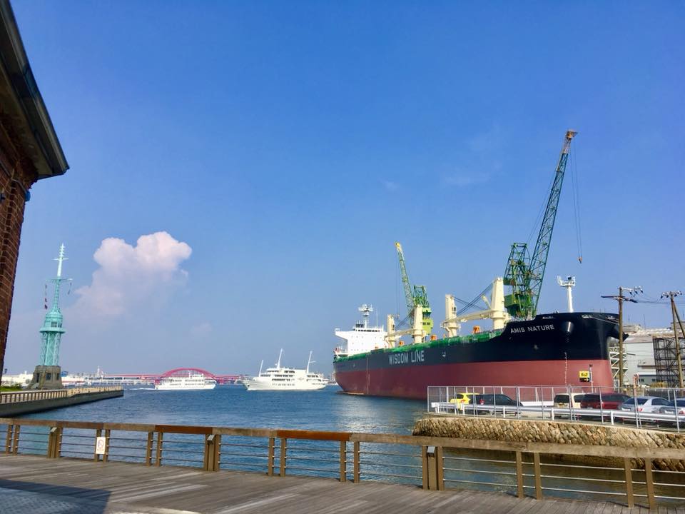 神戸ハーバーランドの夏色風景