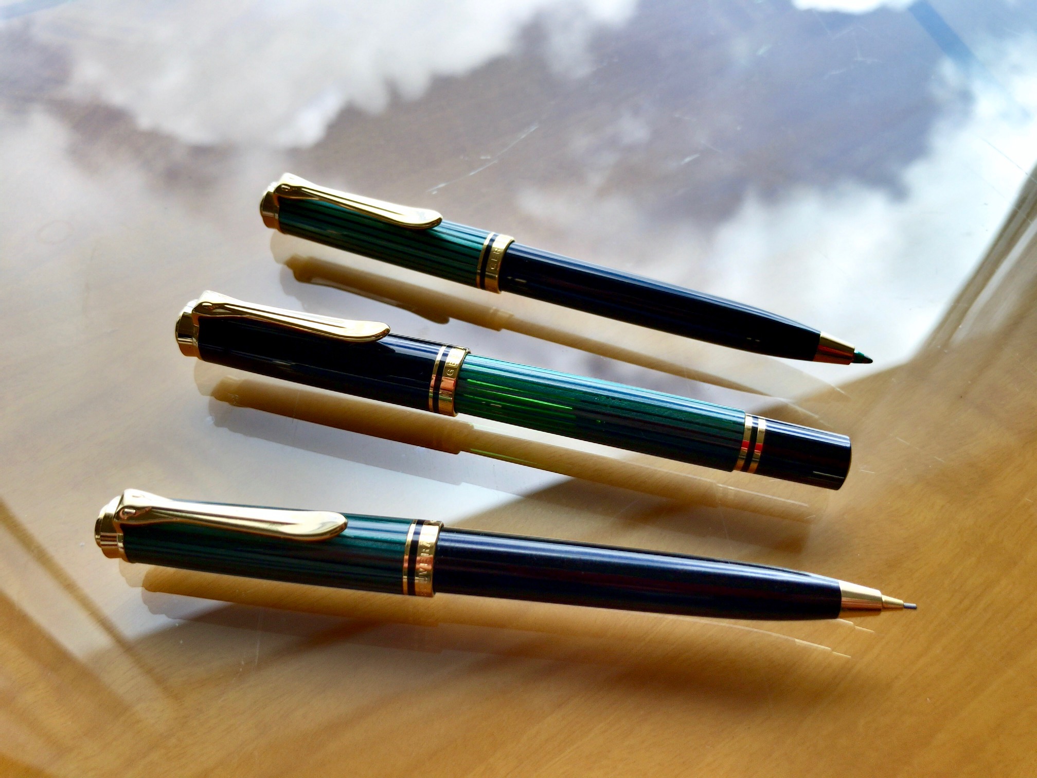 小日向京のひねもす文房具｜第百五十一回「ペリカン スーベレーン M300 万年筆 緑縞」